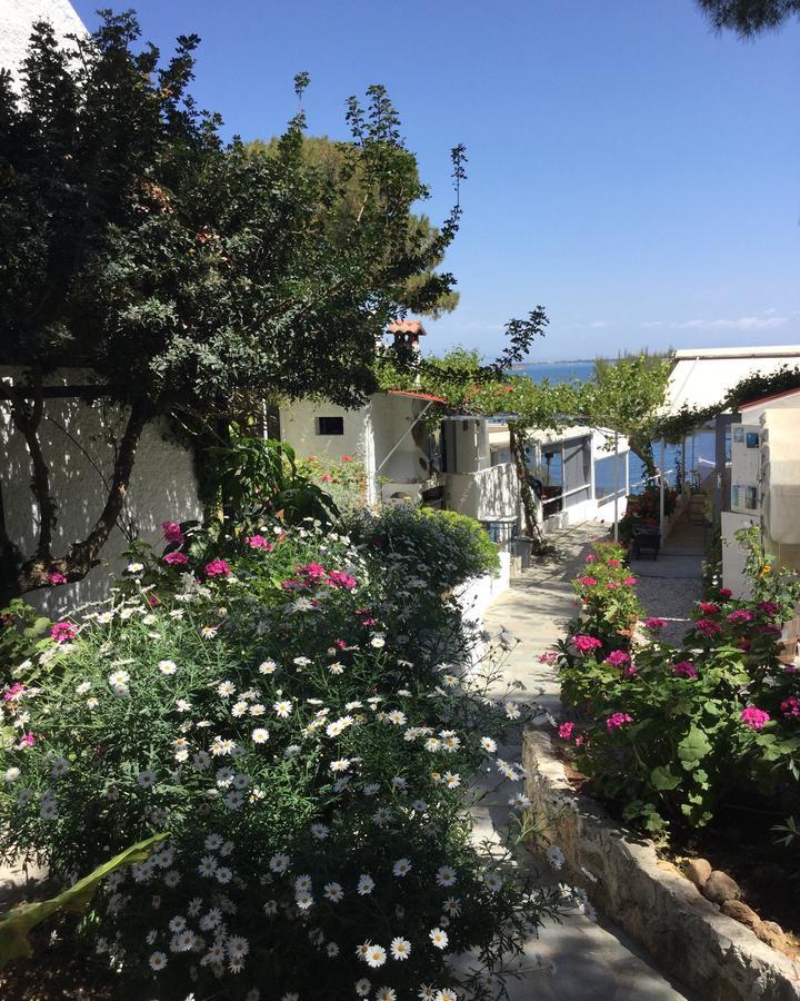 Rosys Little Village Skála المظهر الخارجي الصورة